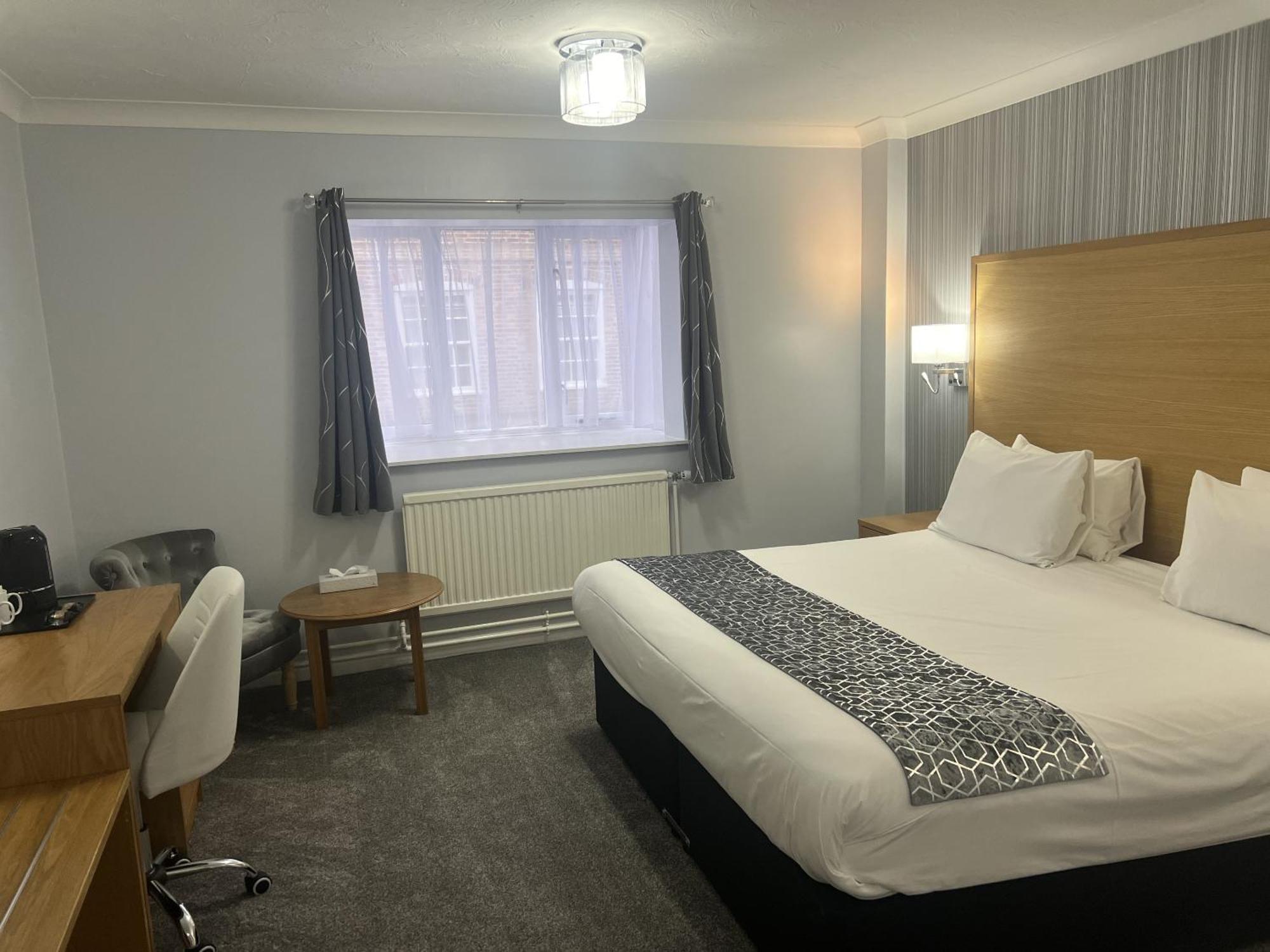 Dolphin Cambridge Hotel