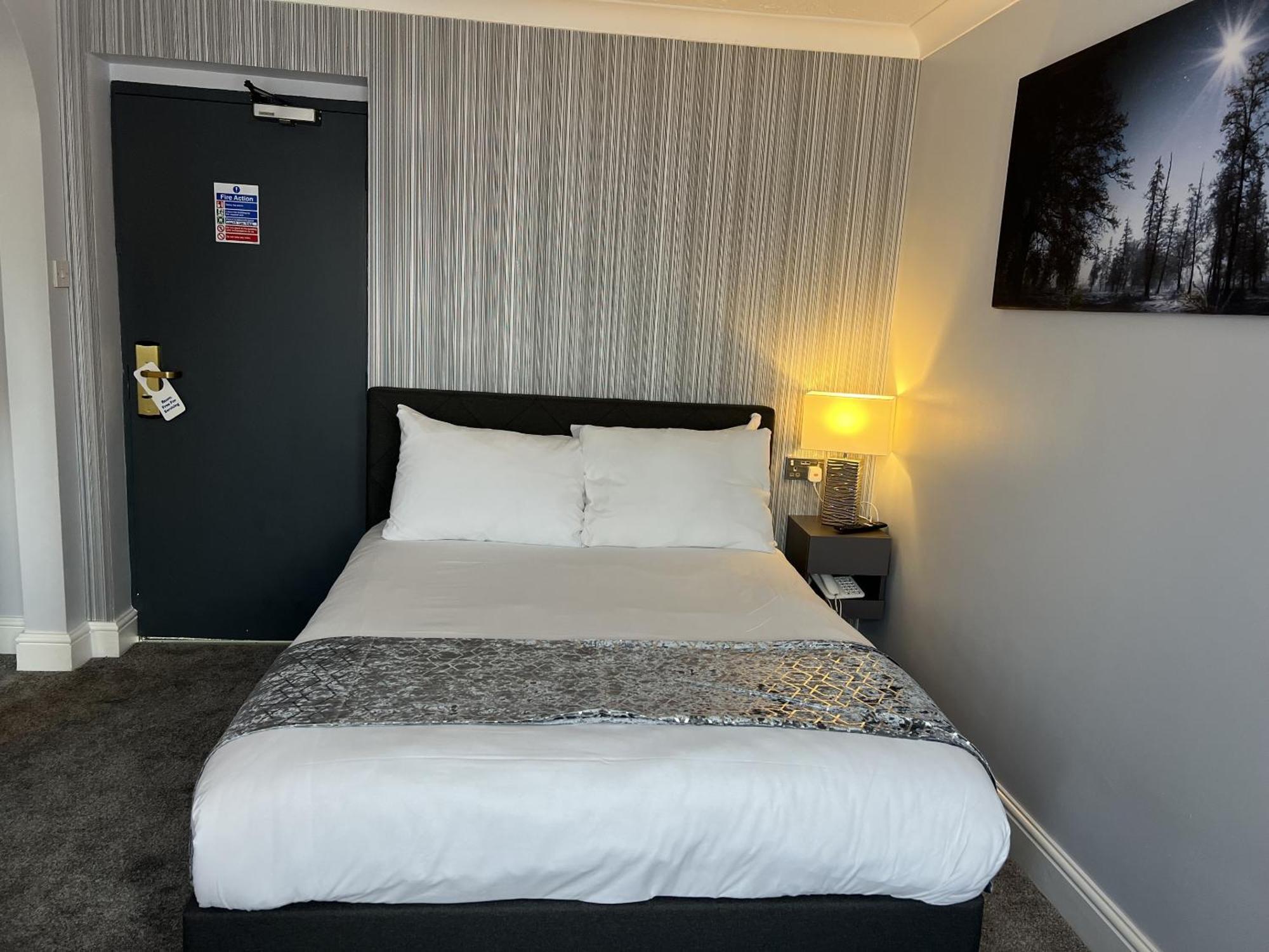 Hotel Dolphin Cambridge 4*