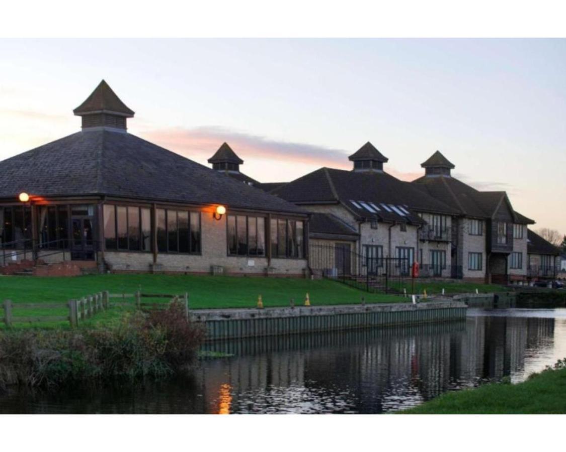 Hotel Dolphin Cambridge 4*